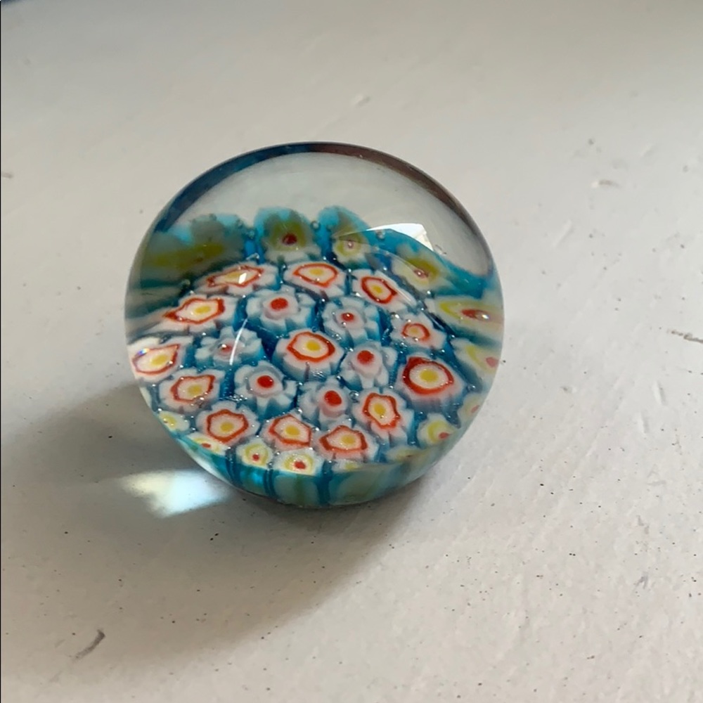 Millefiori Small vintage daisy glass paperweight